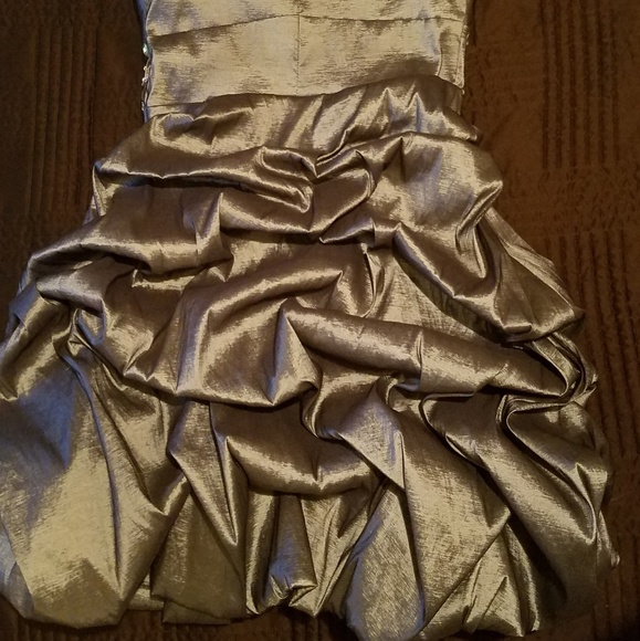 Dress - Picture 5 of 7